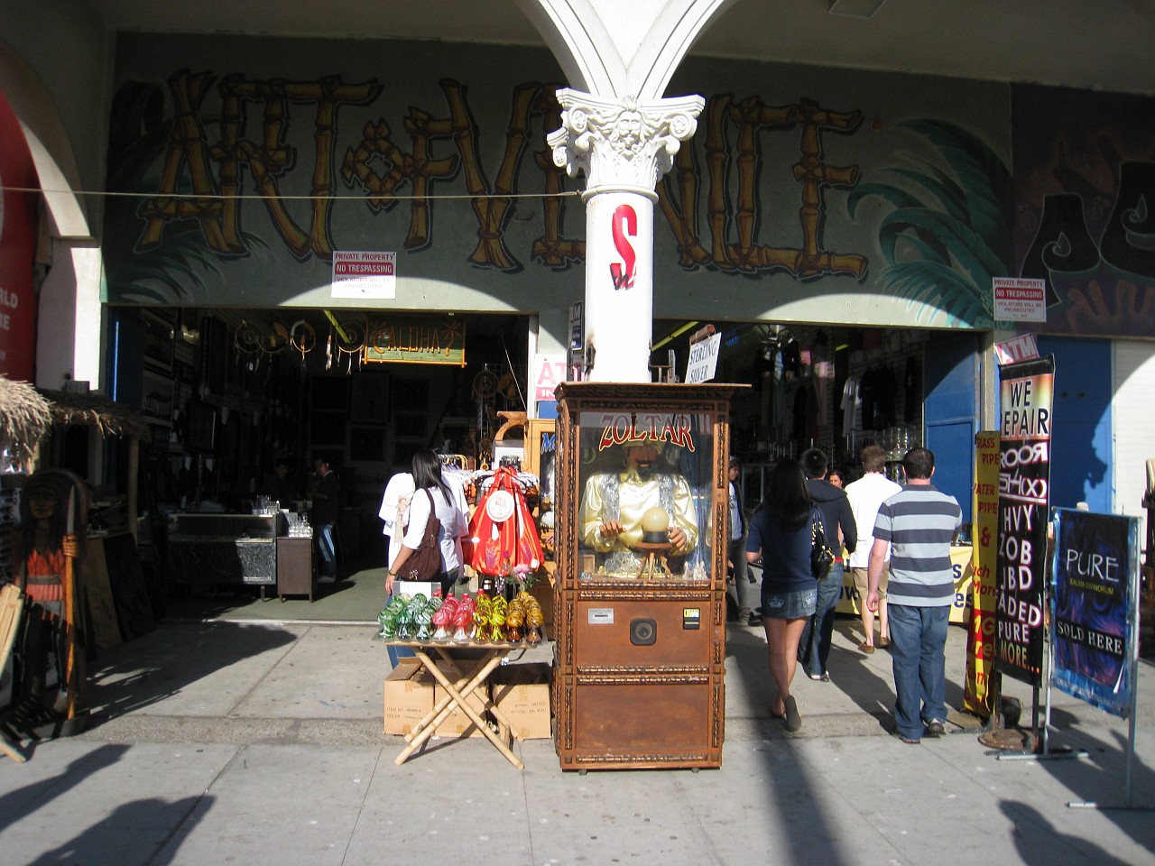 1436 California 2008-03 LA Scene.jpg - A visit to the Los Angeles California area in March of 2008. Activities ranged from Monets at the Getty, street hawkers at Venice Beach, movie look-alikes at Grauman's Chinese Theatre, to the Mission at San Juan Capistrano.